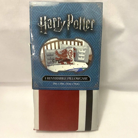 **Brand New** Harry Potter Gryffindor Reversible Pillowcase Red and Gray (One) - Picture 4 of 8